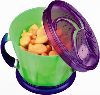 Munchkin Snack Catcher Review