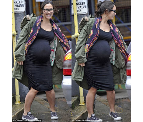 Celebaby: Myleene's Pregnancy Chic...NOT!