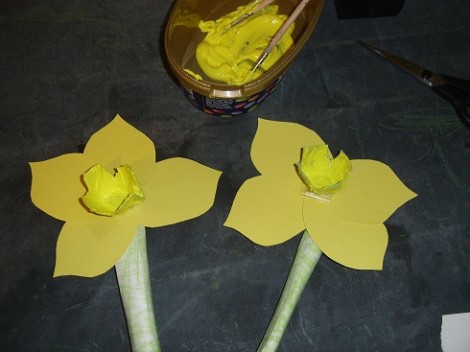 Workshop Wednesday: Make A Mother's Day Daffodil