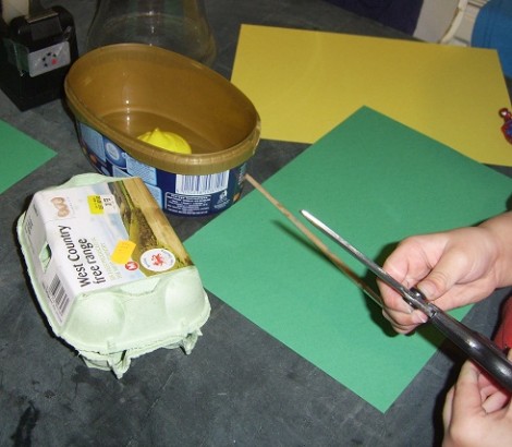 Workshop Wednesday: Make A Mother's Day Daffodil