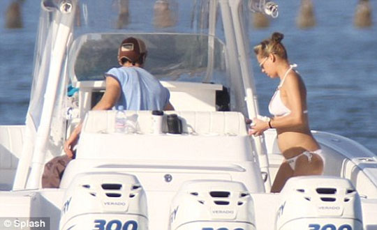 Celebaby: Baby Bumps And, Yes, Even MORE Bieber