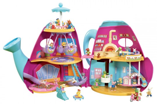 Teeny Little Families Flower Garden Caf&eacute; &pound;14.98 @ eBay Argos