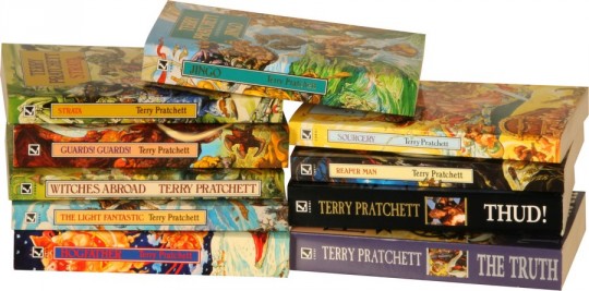 Terry Pratchett 10 Book Bundle &pound;9.99 @ WH Smith