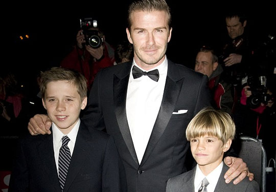 Celebaby: The Beckhams Back In Blighty For Christmas