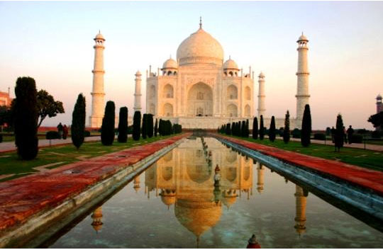 Free Competitions: Win &pound;1000 To Spend At The Apple Store, A Blackberry Curve 8250 Or A Trip Of A Lifetime To India