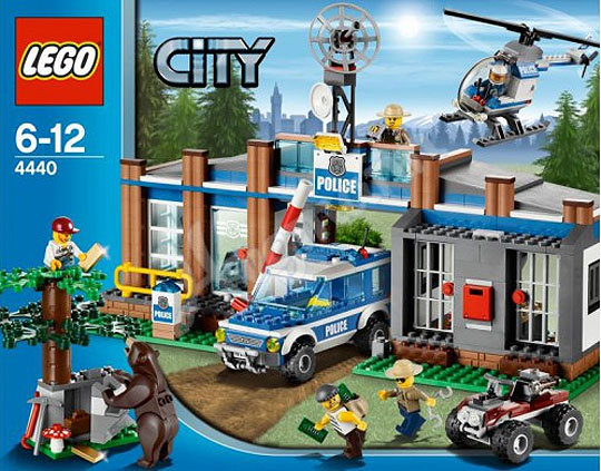 LEGO City 4440 Forest Police Station &pound;39.99 @ Amazon