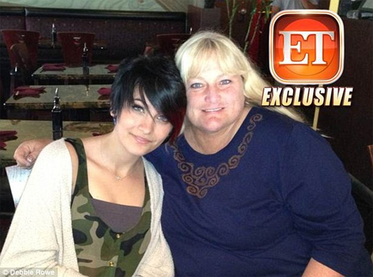 Celebaby: Paris And Mum