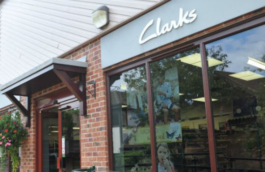 clarks outlet image pm