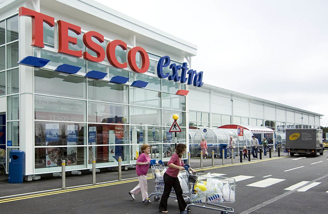 Tesco supermarket storefront