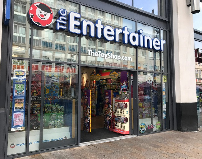 the Entertainer Store front