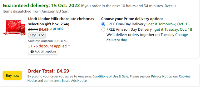 Screenshot of Lindt Lindor Milk Chocolate Christmas Selection Gift Box 234g £4.69 at Amazon