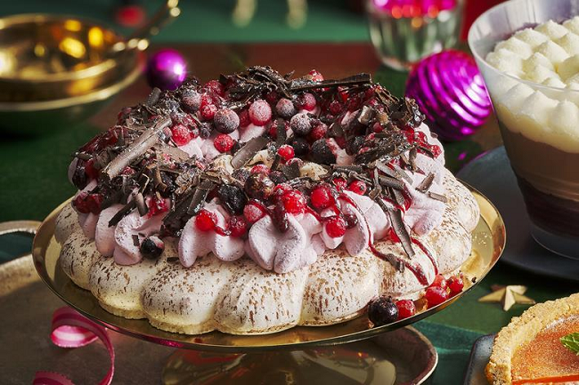 Mulled Berry Meringue Wreath at Tesco