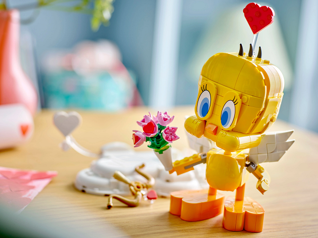 LEGO Looney Tunes Sweetheart Tweety Bird