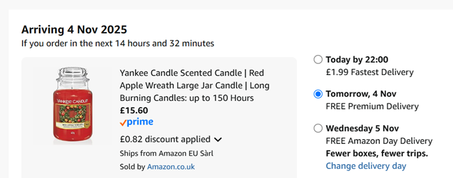 Screenshot showing Red Apple Wreath Yankee Candle Large Jar Candle for £15.60 at Amazon