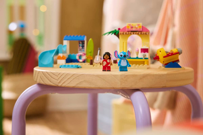 LEGO Disney Beach Fun with Lilo & Stitch Set 43280